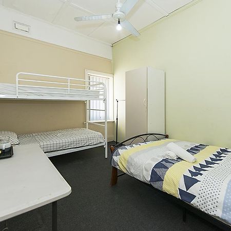 Victoria Park Lodge Пърт Екстериор снимка