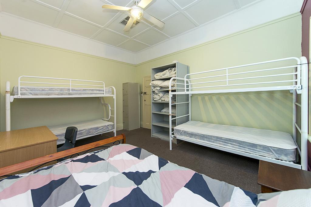 Victoria Park Lodge Пърт Екстериор снимка